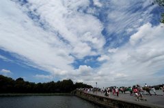 近十年西湖景区人流量统计图